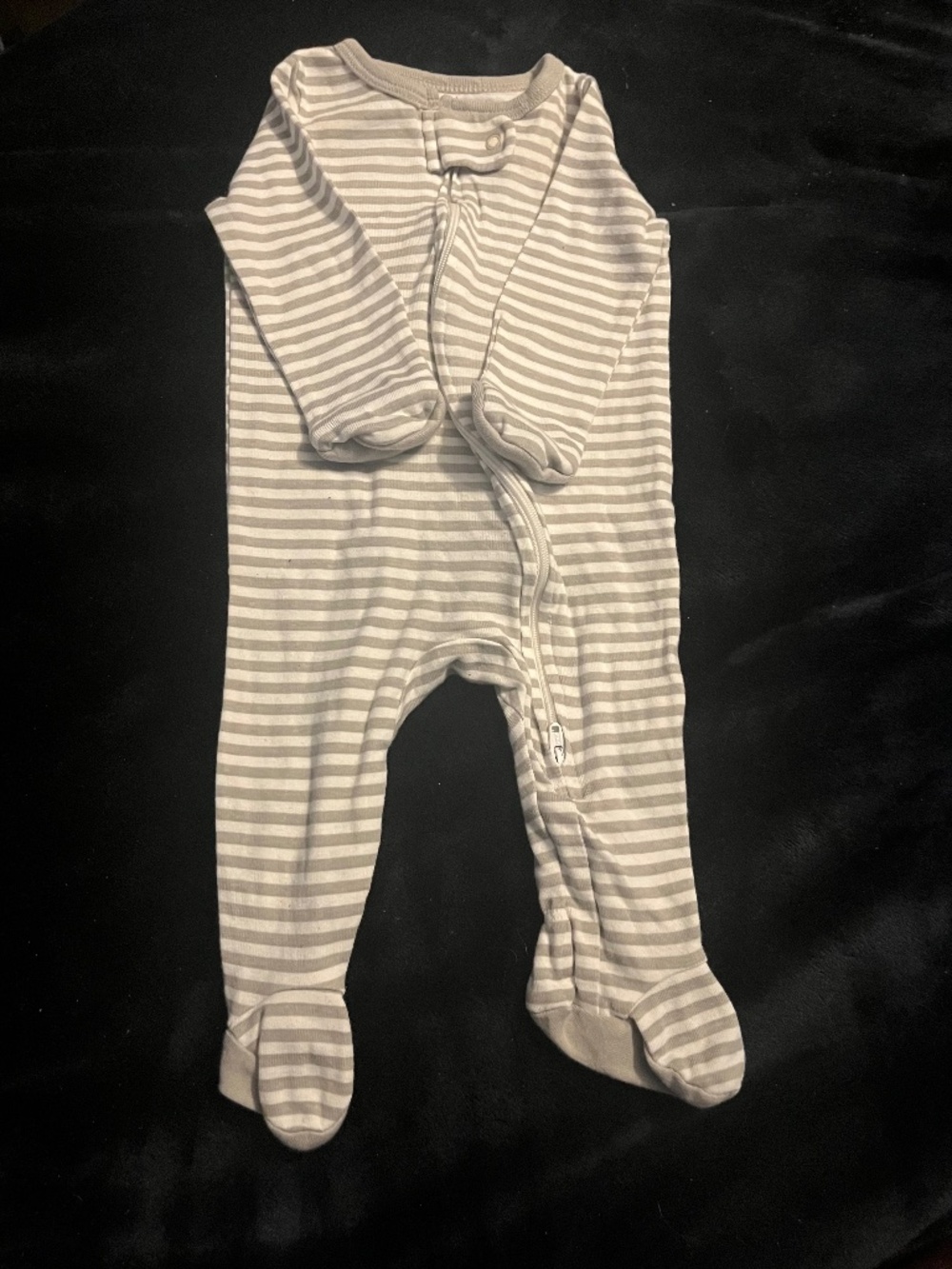 A bundle of carters 0-3 months boys clothing.